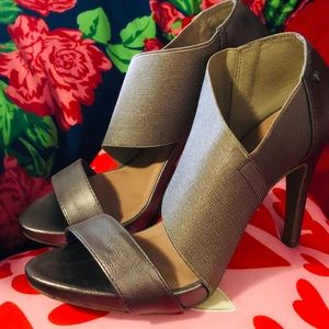 Metallic Stretch Front Heels by Vera Wang